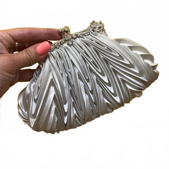 Moon Struck Silk Kiss Lock Formal Purse – Like New - Picture 1 of 11